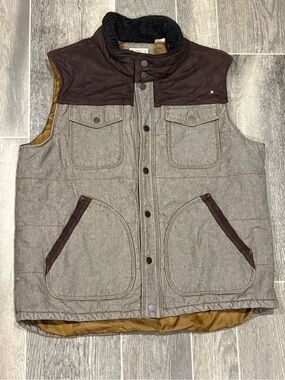 RedHead Men's Quilted Vest with Contrast Yoke - Taupe/Brown